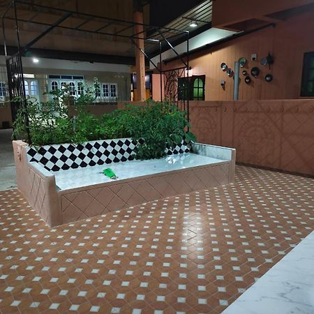 At Night Ξενοδοχείο Chumphon Εξωτερικό φωτογραφία