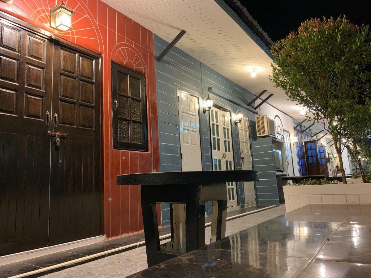 At Night Ξενοδοχείο Chumphon Εξωτερικό φωτογραφία